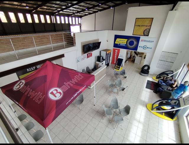 1,078M² WAREHOUSE TO LET IN AIRPORT PARK